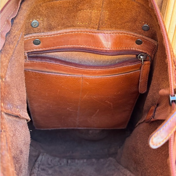 Vilenca Holland Zip Tote - Picture 9 of 11